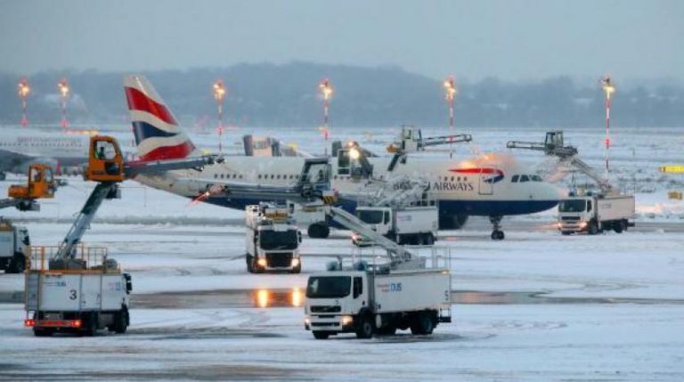 GERMANY-AVIATION-WEATHER-SNOW afp