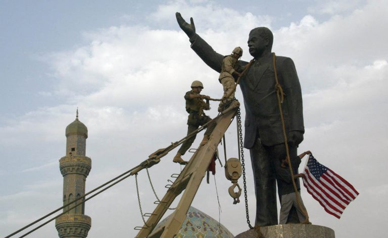 IRAQ-US-WAR-BAGHDAD-SADDAM STATUE